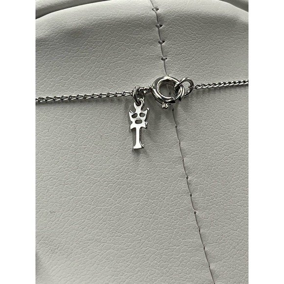 Trifari Single Teardrop Faux White
Pearl Silver Tone 16" Necklace - Picture 12 of 12